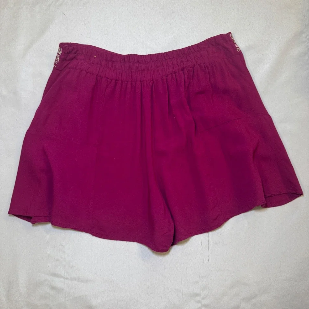 Hollister Magenta Flowy Embroidered Boho Shorts‎ Womens Medium Purple Festival